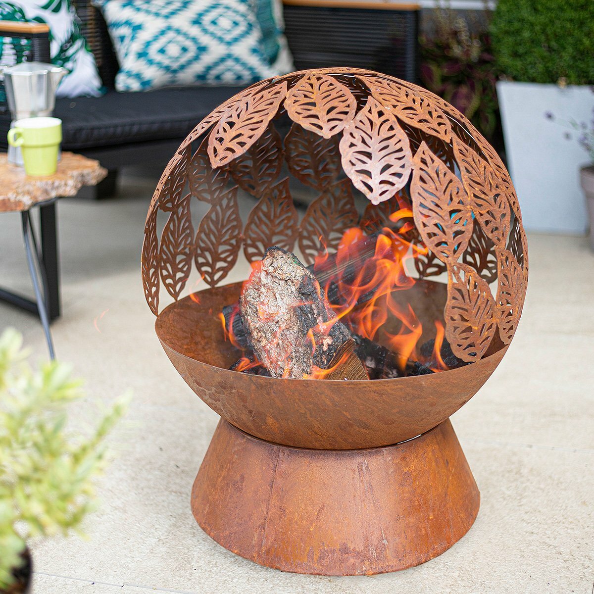 La Hacienda Leaves Oxidised Fire Globe Natural Rusted