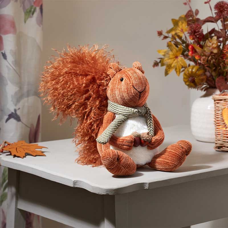 Cyril the Squirrel – Autumn Animal Decor