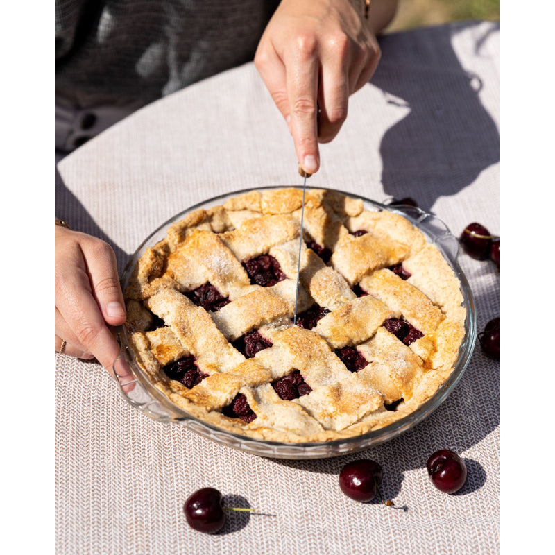 Pyrex Glass Cake Dish with Handles 1.3L