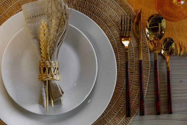 Mikasa 16-Piece Faux-Tortoise Shell / Gold-Coloured Cutlery Set