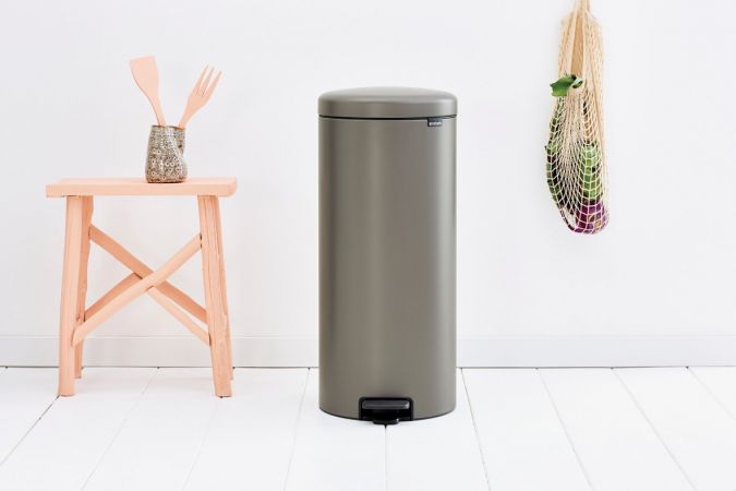 Brabantia 30 Litre Pedal Bin | Platinum