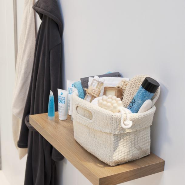 Duraline Floating Shelf XL4 Push Fix Knotty Oak 38mm 60x23,5cm