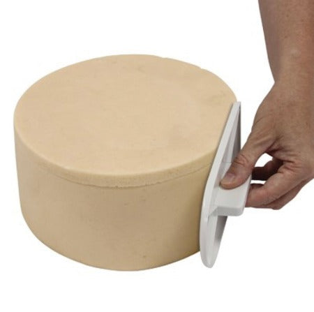 ME Straight Edge Icing Smoother with Handle (84 X 169mm / 3.3 X 6.7”)
