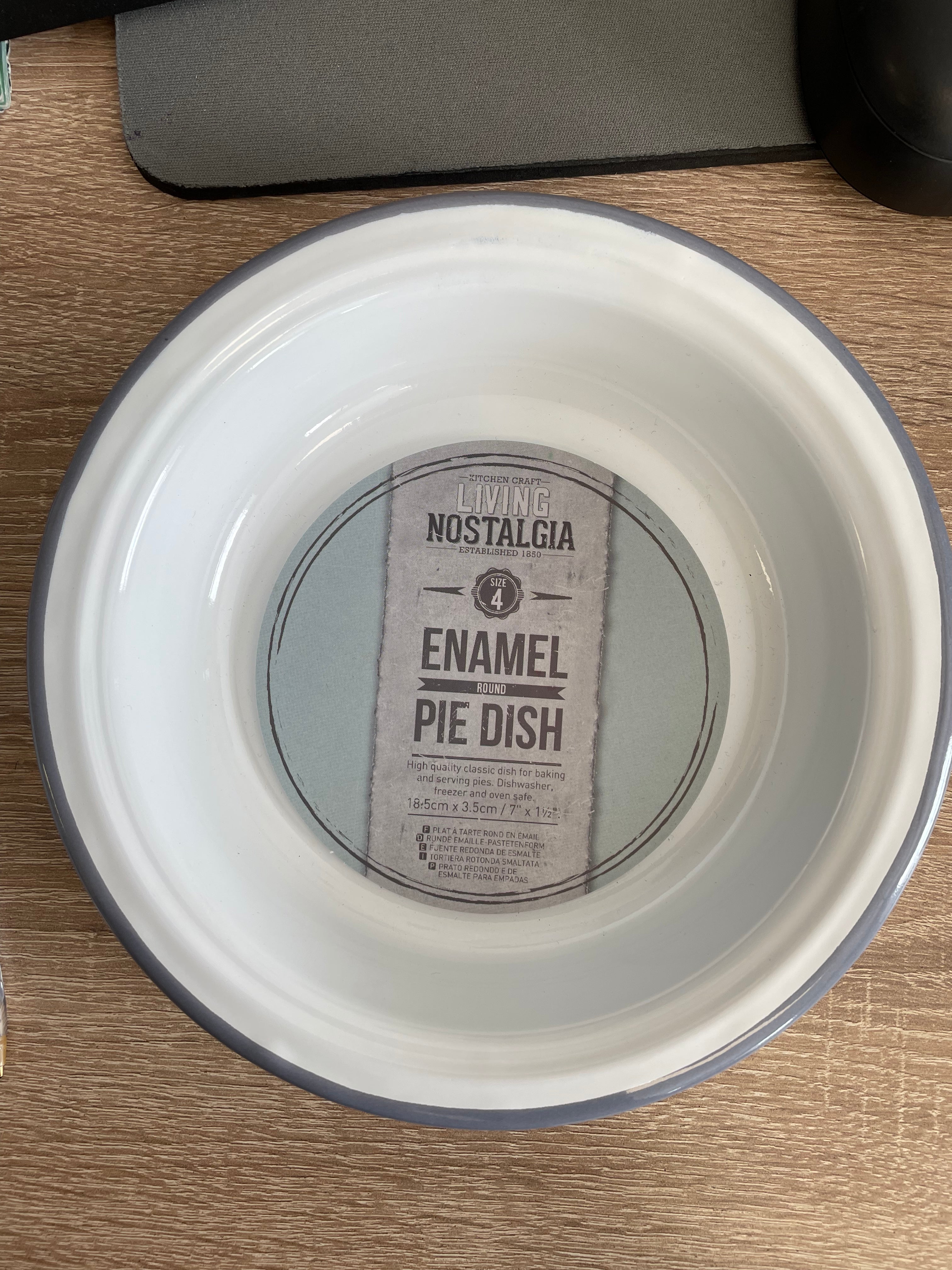 Living Nostalgia Enamel Round 20cm Pie Dish