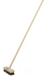 Varian Union Deck Scrub with Wooden Handle